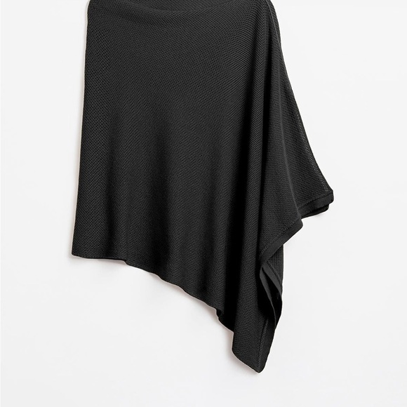 Maternity Nursing Cocoon by We Are Amma in BLACK - Picture 4 of 7